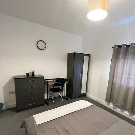 4 Bedroom Terrace House Wellingborough Εξωτερικό φωτογραφία