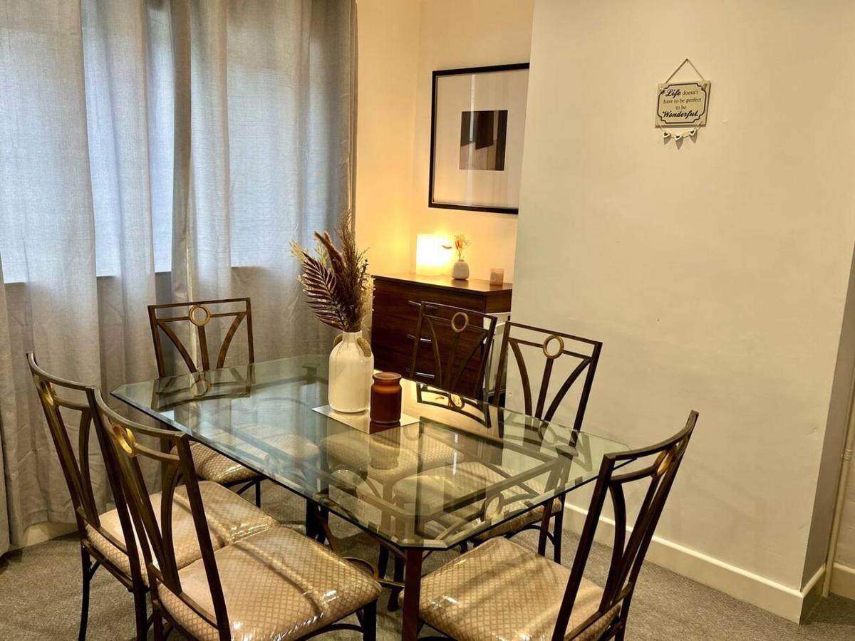 4 Bedroom Terrace House Wellingborough Εξωτερικό φωτογραφία