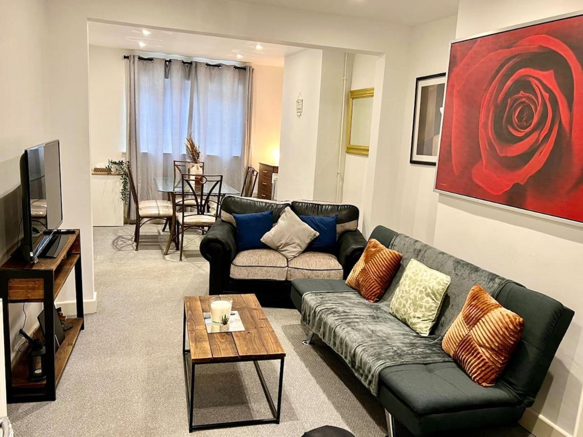 4 Bedroom Terrace House Wellingborough Εξωτερικό φωτογραφία