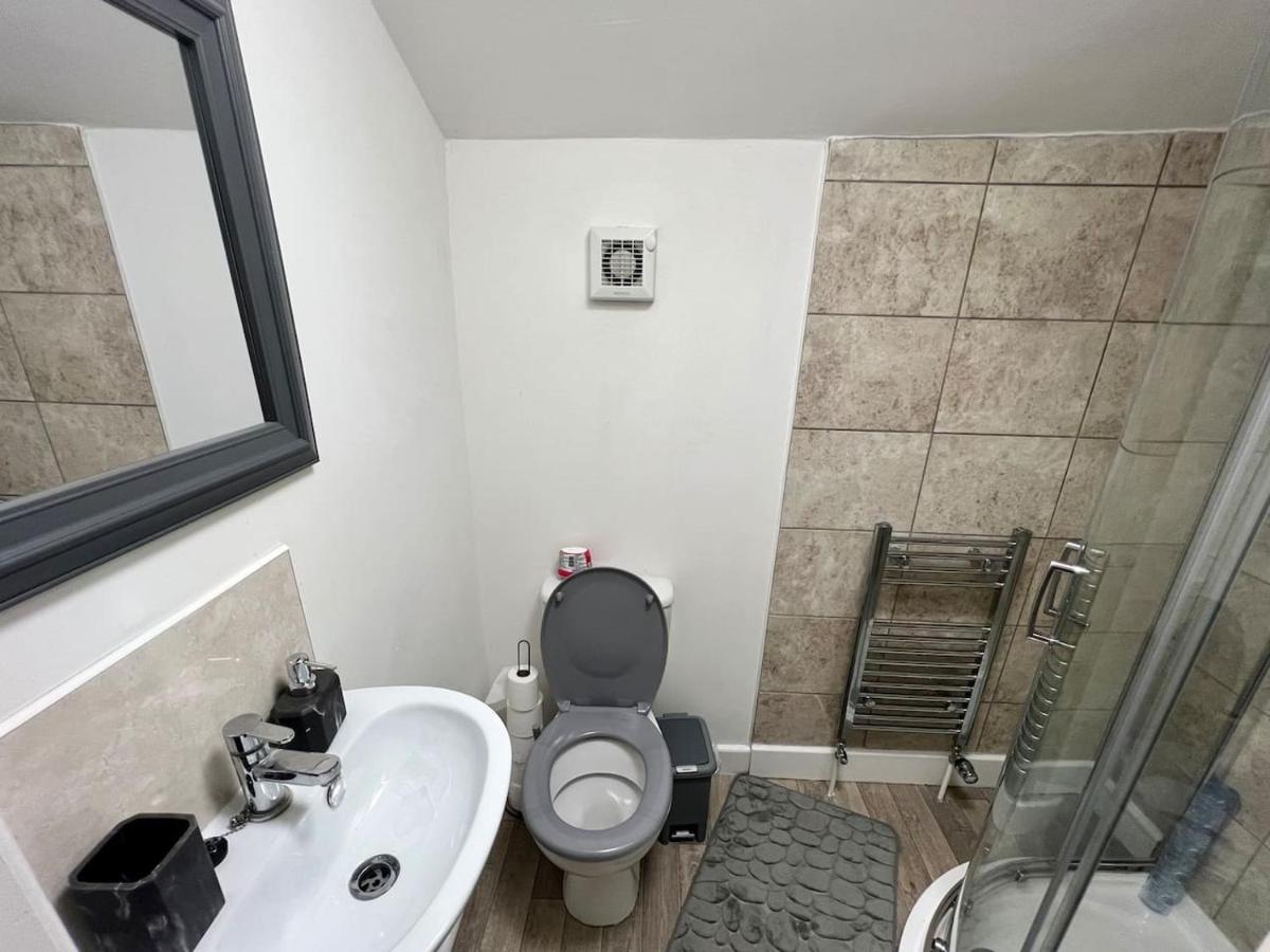 4 Bedroom Terrace House Wellingborough Εξωτερικό φωτογραφία