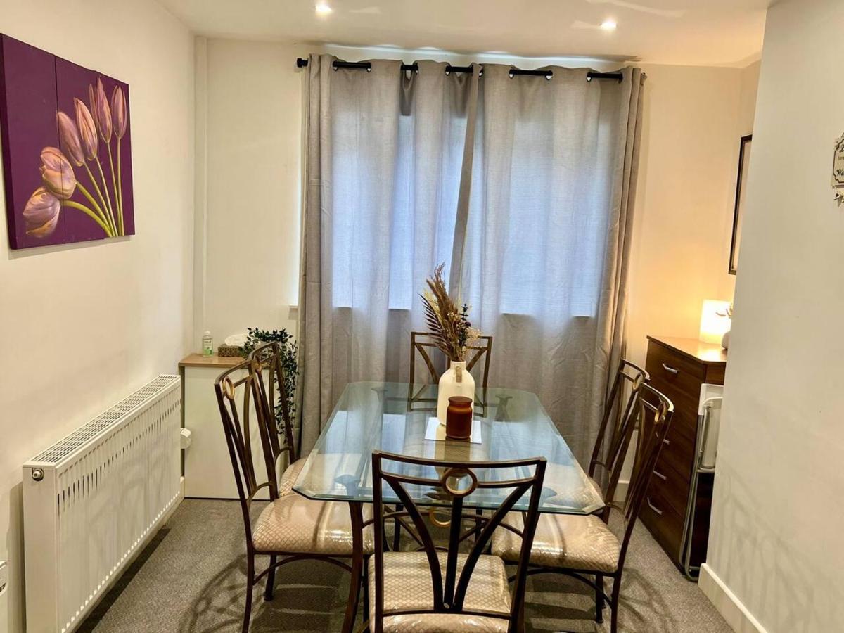 4 Bedroom Terrace House Wellingborough Εξωτερικό φωτογραφία