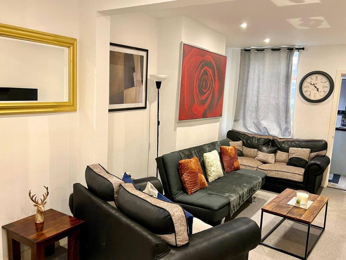 4 Bedroom Terrace House Wellingborough Εξωτερικό φωτογραφία