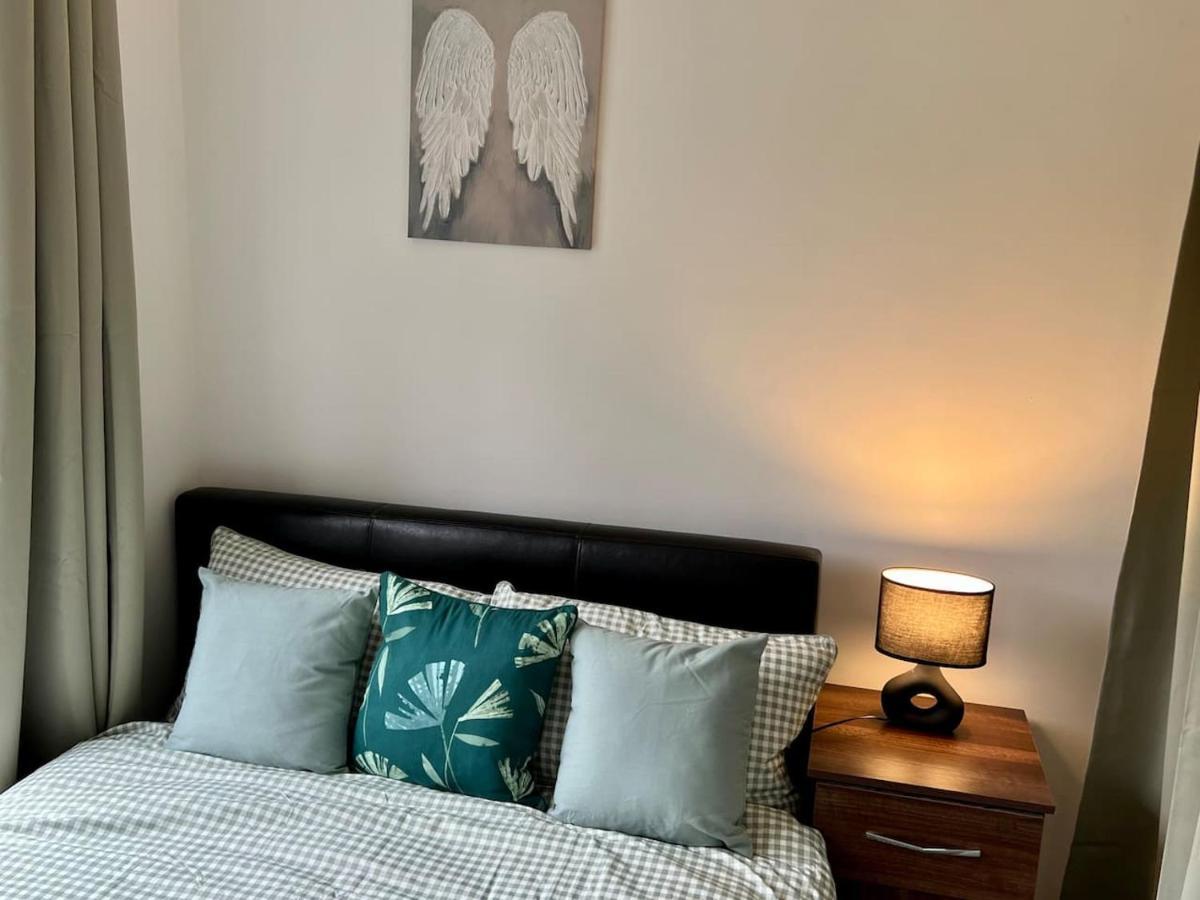 4 Bedroom Terrace House Wellingborough Εξωτερικό φωτογραφία
