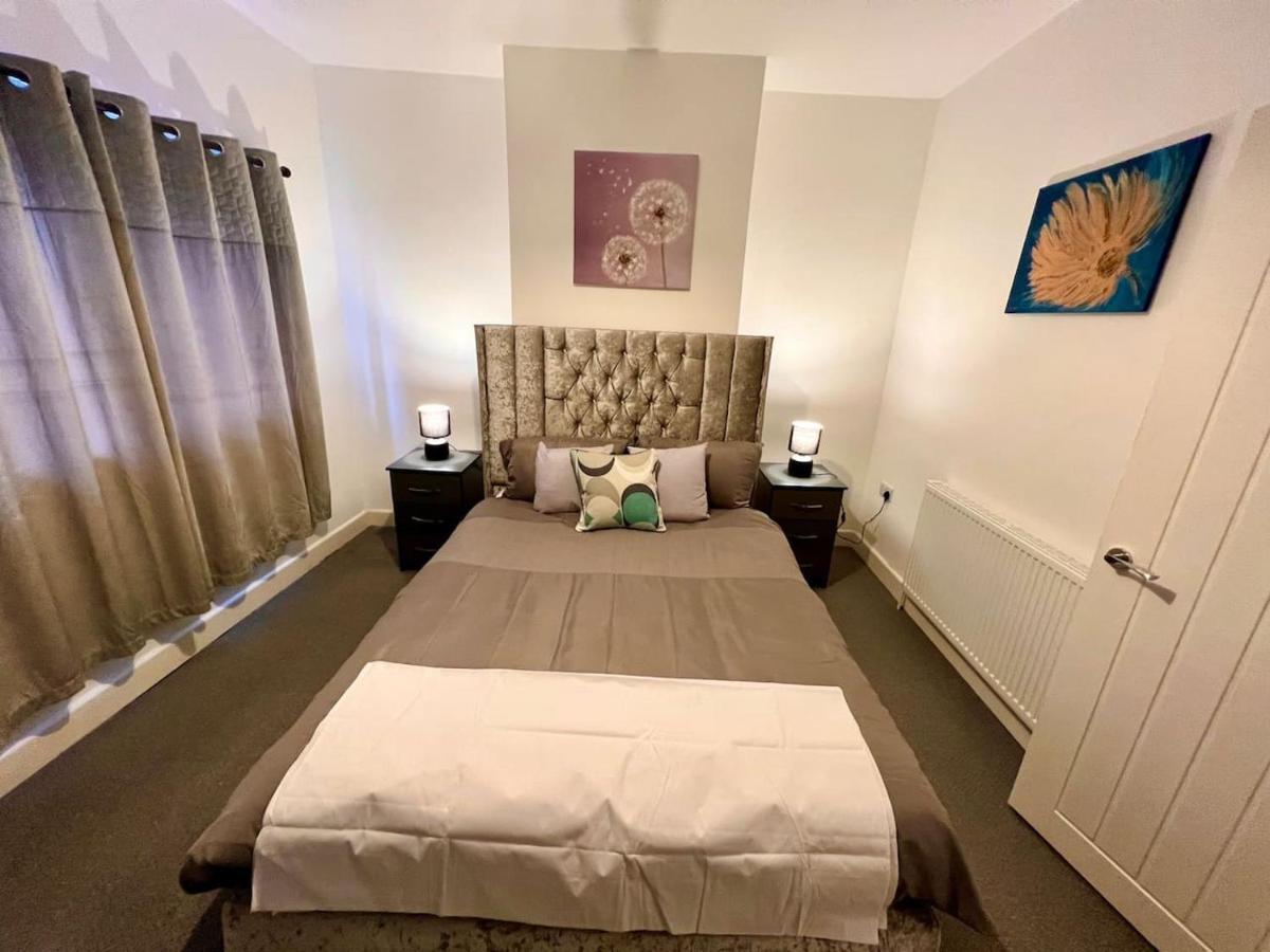 4 Bedroom Terrace House Wellingborough Εξωτερικό φωτογραφία