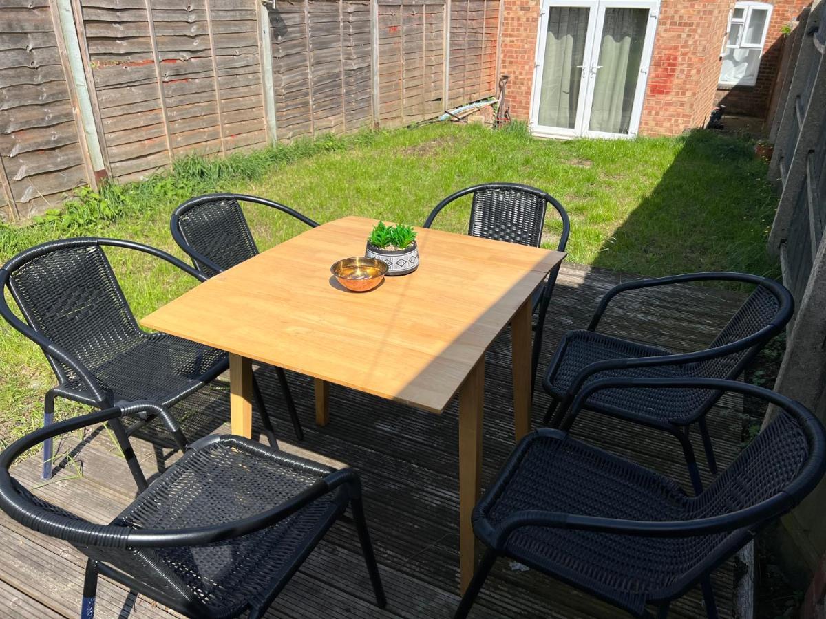 4 Bedroom Terrace House Wellingborough Εξωτερικό φωτογραφία